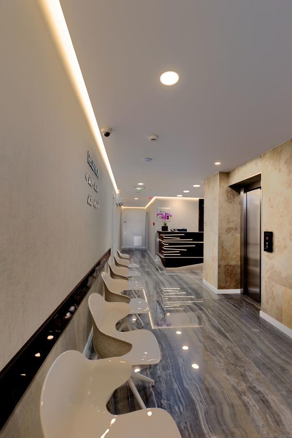 Plaza35 Aparthotel Sibiu Bagian luar foto