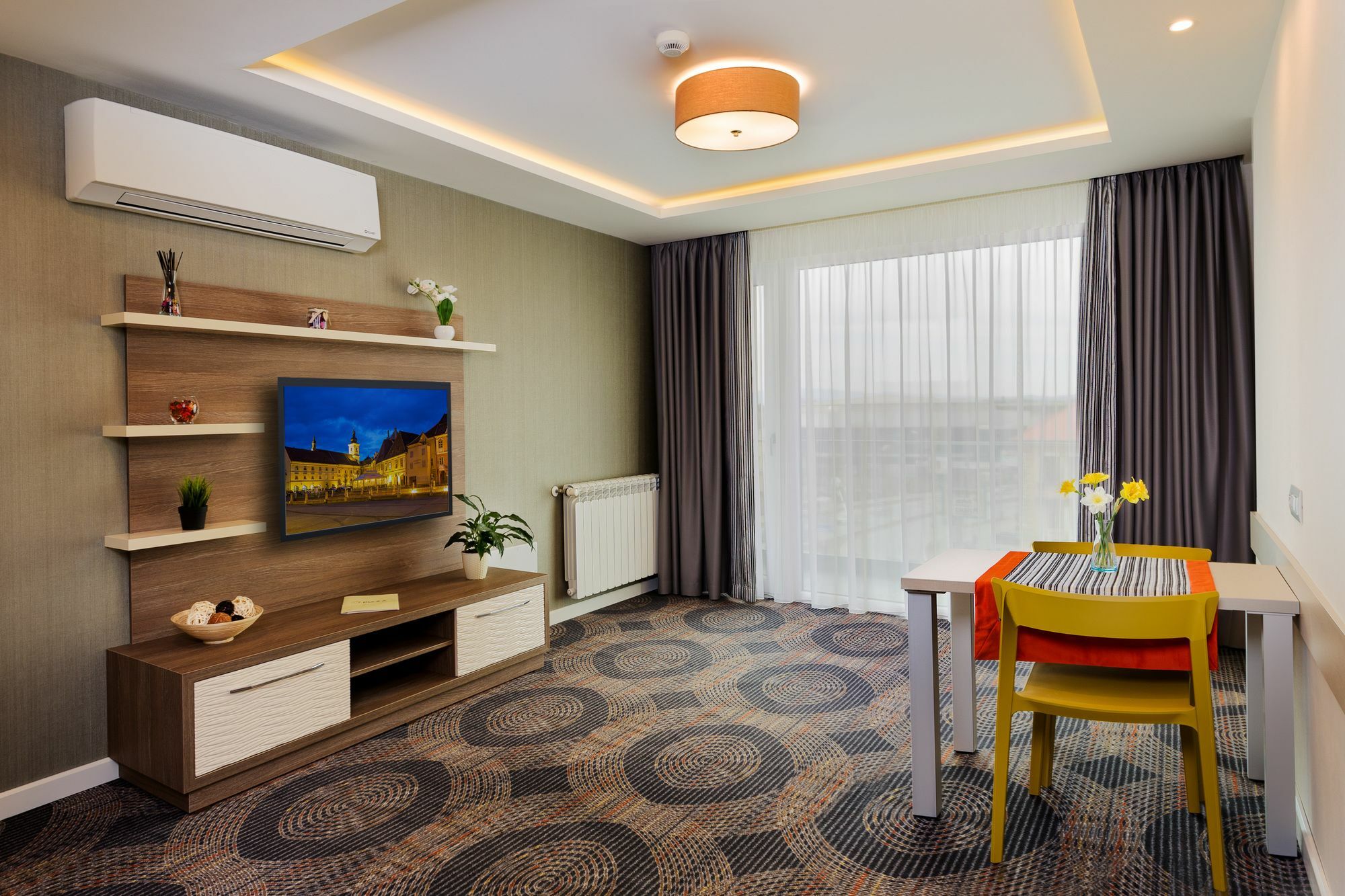 Plaza35 Aparthotel Sibiu Bagian luar foto